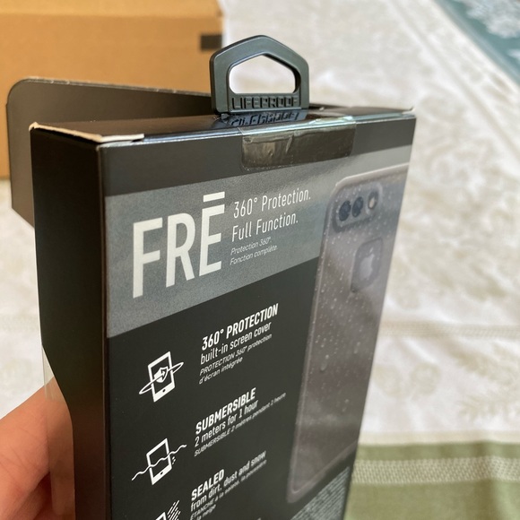 New Lifeproof iPhone 7 Plus FRE Case - Picture 4 of 4
